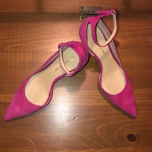 Fuchsia heels 😍